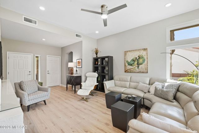 13957 N Trade Winds Way, Oro Valley, AZ 85755