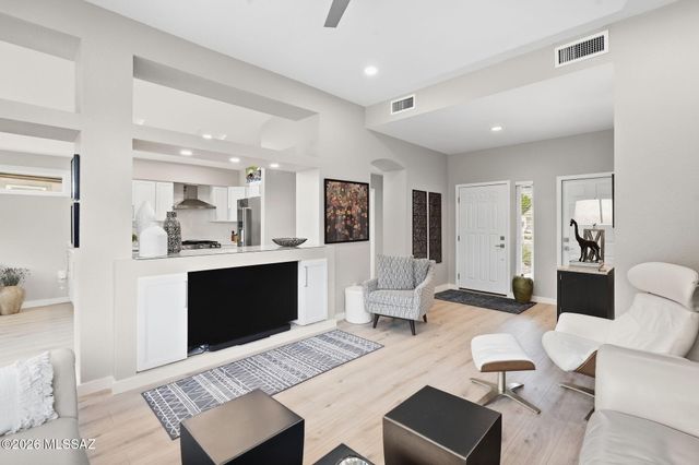 13957 N Trade Winds Way, Oro Valley, AZ 85755