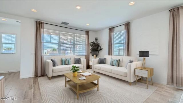 8354 E PETERSON Avenue, Mesa, AZ 85212