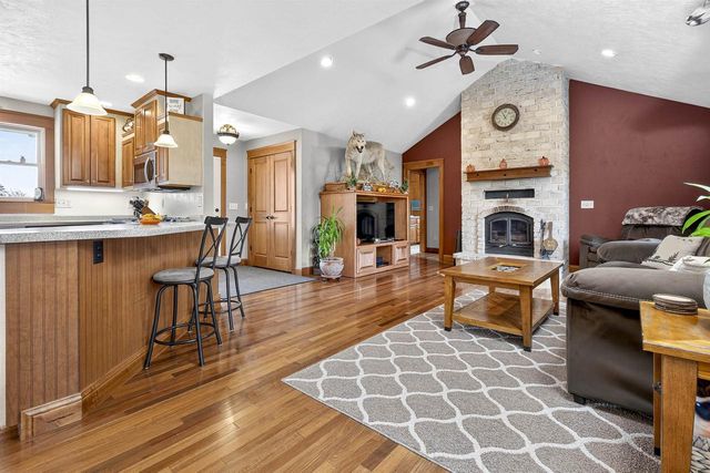 W7628 CENTER VALLEY ROAD, Shiocton, WI 54170