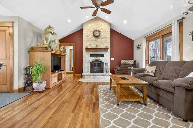 W7628 CENTER VALLEY ROAD, Shiocton, WI 54170