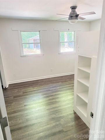 1135 Iron Circle, Morganton, NC 28655