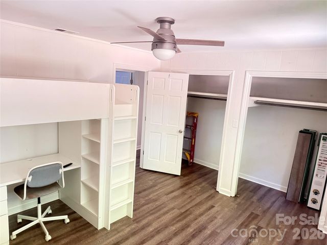 1135 Iron Circle, Morganton, NC 28655