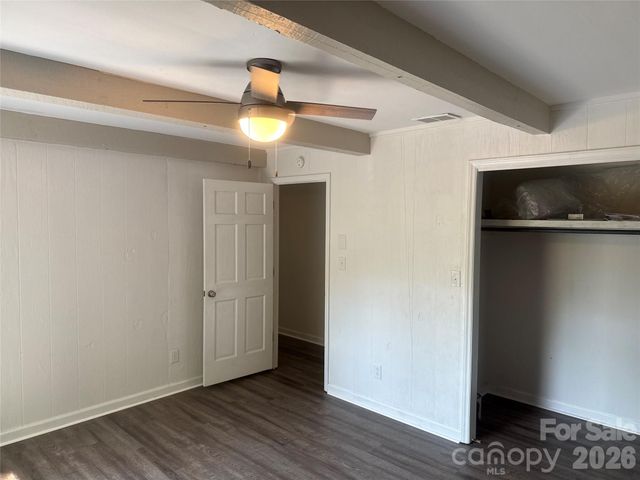 1135 Iron Circle, Morganton, NC 28655