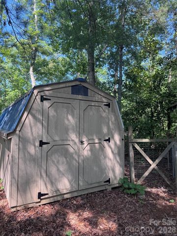 1135 Iron Circle, Morganton, NC 28655