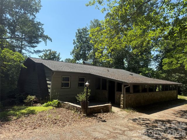 1135 Iron Circle, Morganton, NC 28655