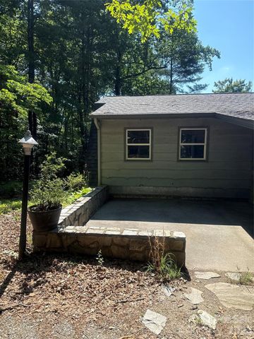 1135 Iron Circle, Morganton, NC 28655