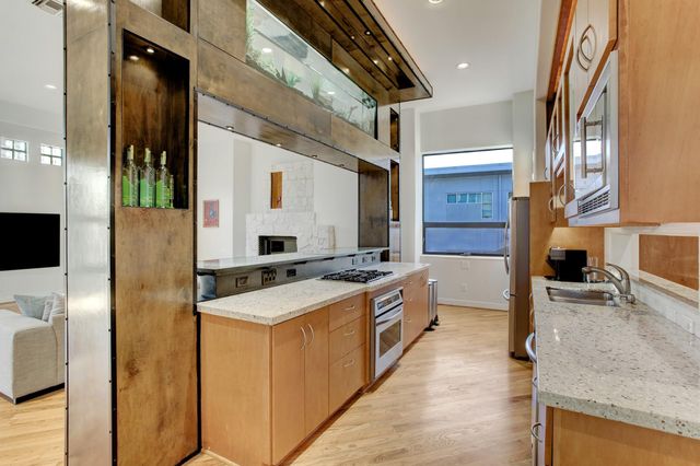 5002 Milam, Houston, TX 77006