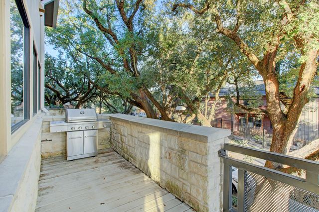 5002 Milam, Houston, TX 77006