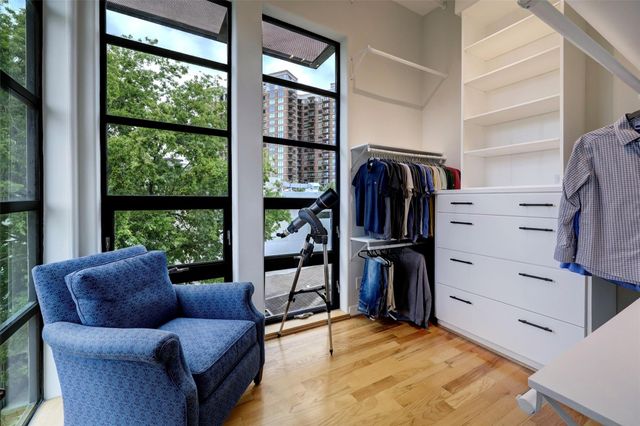 5002 Milam, Houston, TX 77006