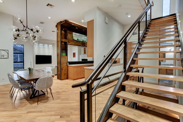 5002 Milam, Houston, TX 77006