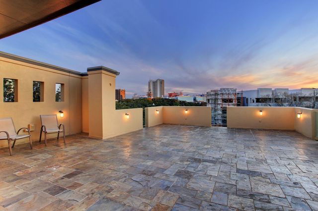 5002 Milam, Houston, TX 77006