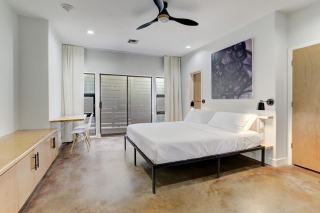 5002 Milam, Houston, TX 77006