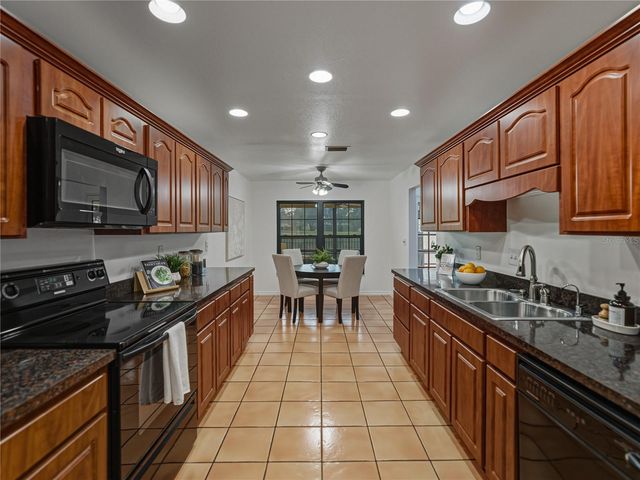 16404 ASHWOOD DRIVE, Tampa, FL 33624