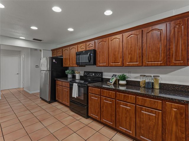 16404 ASHWOOD DRIVE, Tampa, FL 33624