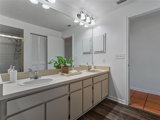 16404 ASHWOOD DRIVE, Tampa, FL 33624