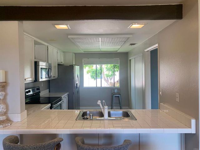 2508 Navarra Drive 424, Carlsbad, CA 92009