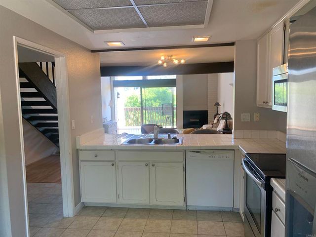 2508 Navarra Drive 424, Carlsbad, CA 92009