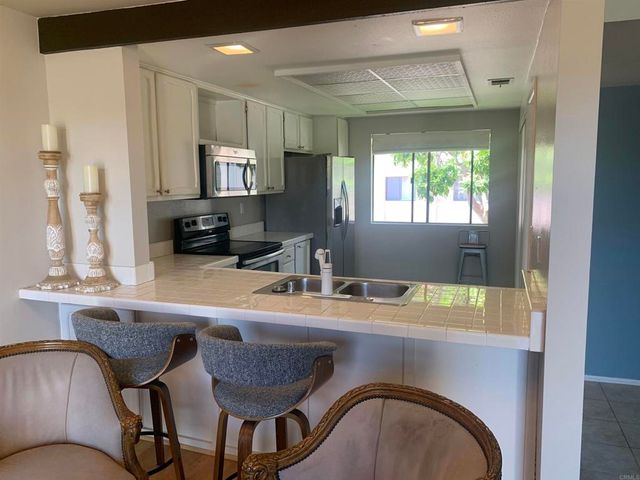 2508 Navarra Drive 424, Carlsbad, CA 92009
