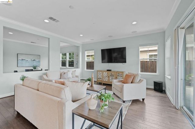 2683 Manresa Shore Lane, Oakley, CA 94561