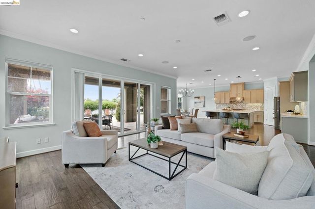 2683 Manresa Shore Lane, Oakley, CA 94561