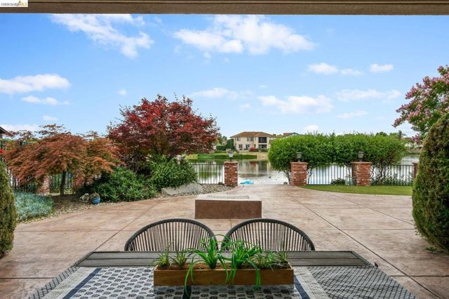 2683 Manresa Shore Lane, Oakley, CA 94561