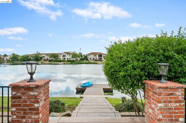 2683 Manresa Shore Lane, Oakley, CA 94561