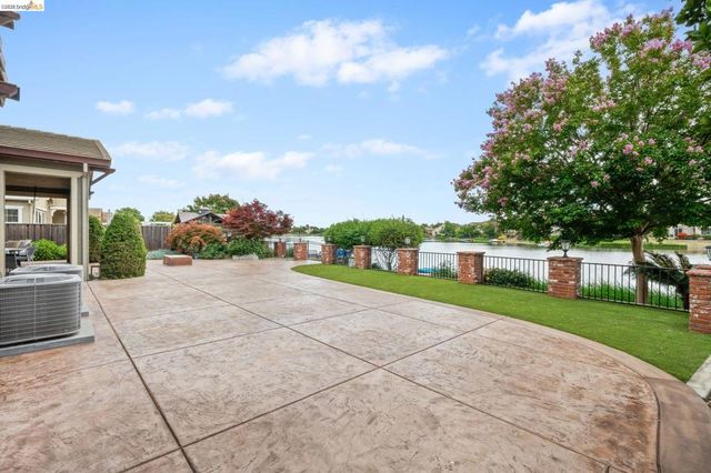 2683 Manresa Shore Lane, Oakley, CA 94561