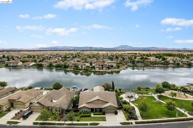 2683 Manresa Shore Lane, Oakley, CA 94561