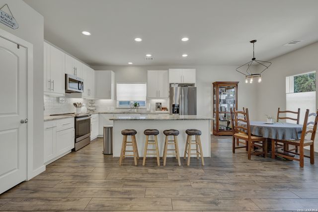2870 Candlelight, Canyon Lake, TX 78133