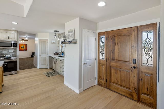 1505 E Cloud Road, Phoenix, AZ 85086