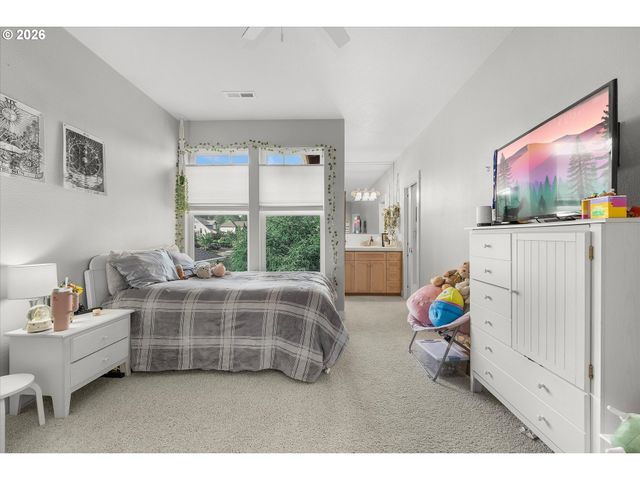 19583 Se COTTONWOOD St, Milwaukie, OR 97267