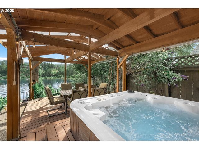 19583 Se COTTONWOOD St, Milwaukie, OR 97267