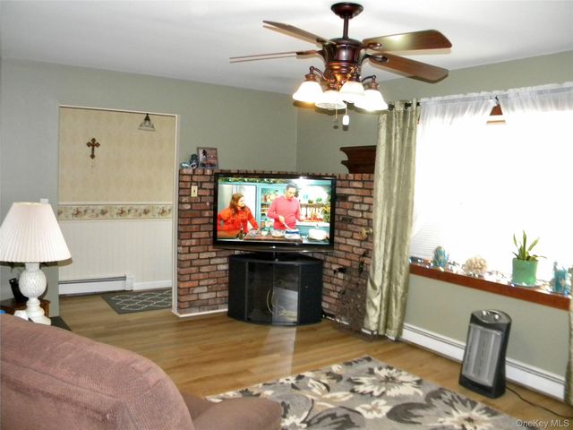 79 S Evergreen Drive, Selden, NY 11784