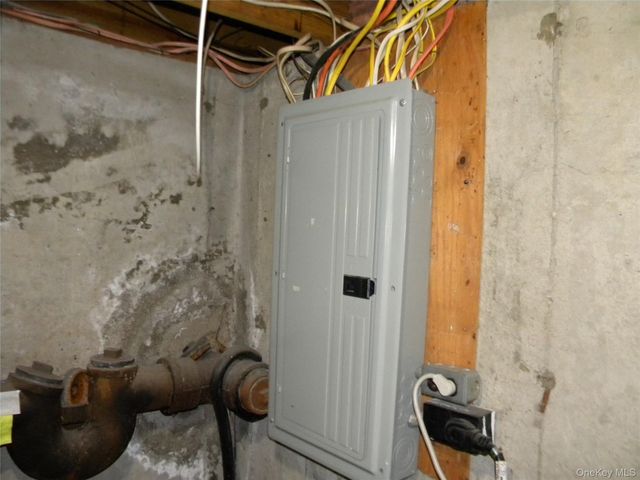 79 S Evergreen Drive, Selden, NY 11784