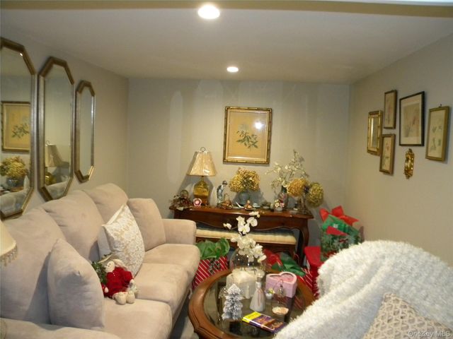 79 S Evergreen Drive, Selden, NY 11784