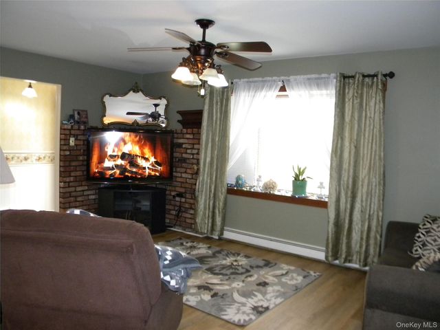 79 S Evergreen Drive, Selden, NY 11784