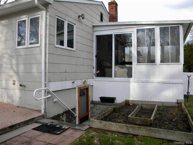 79 S Evergreen Drive, Selden, NY 11784