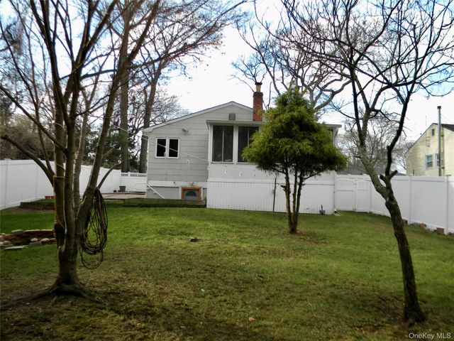 79 S Evergreen Drive, Selden, NY 11784