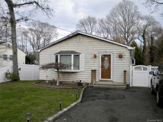 79 S Evergreen Drive, Selden, NY 11784