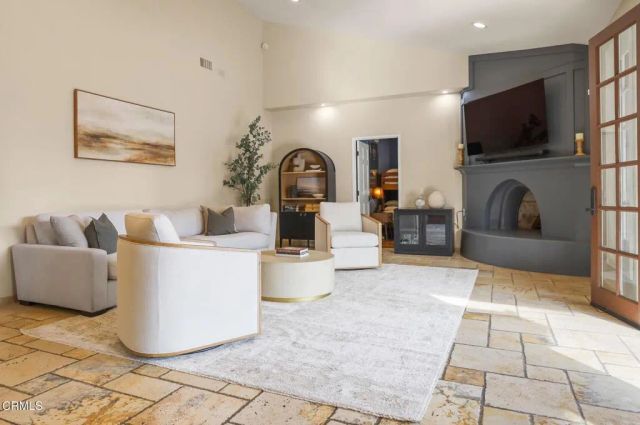 12244 Tiara Street, Valley Village, CA 91607