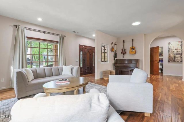 12244 Tiara Street, Valley Village, CA 91607