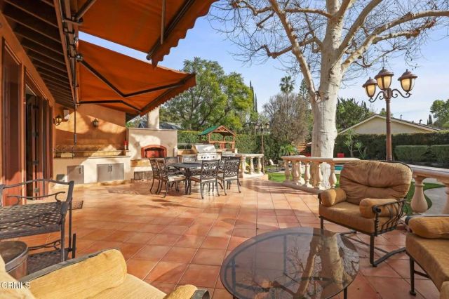 12244 Tiara Street, Valley Village, CA 91607