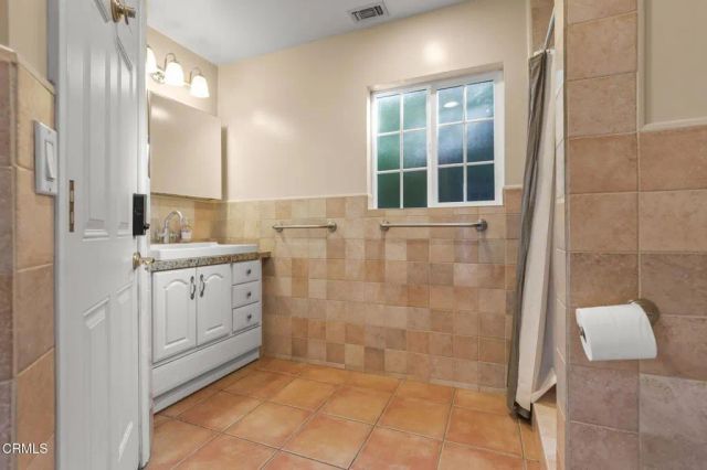 12244 Tiara Street, Valley Village, CA 91607