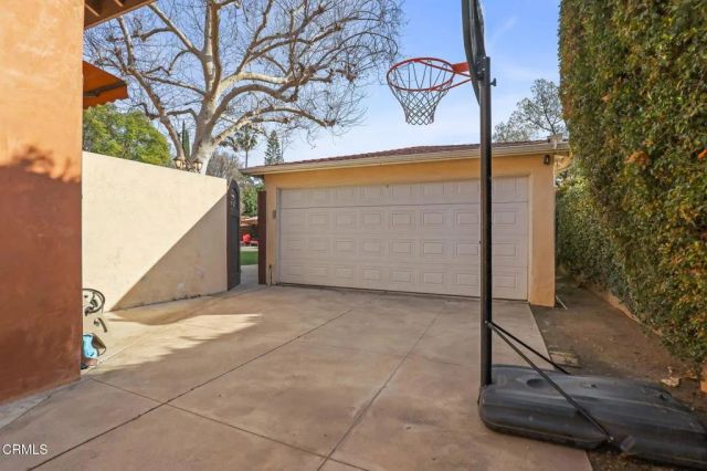 12244 Tiara Street, Valley Village, CA 91607