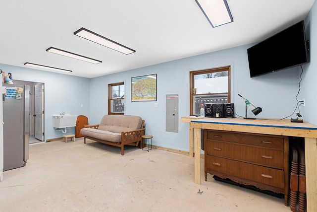 828 N WEBSTER AVENUE, De Pere, WI 54115