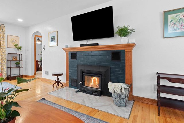 828 N WEBSTER AVENUE, De Pere, WI 54115