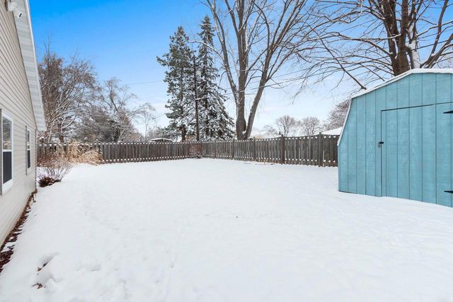 828 N WEBSTER AVENUE, De Pere, WI 54115