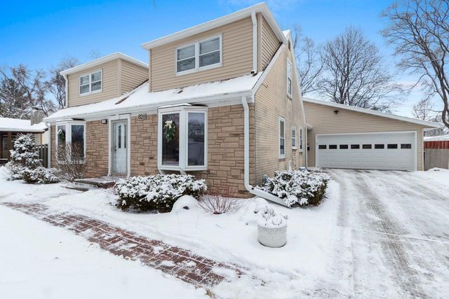 828 N WEBSTER AVENUE, De Pere, WI 54115