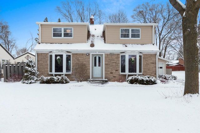 828 N WEBSTER AVENUE, De Pere, WI 54115